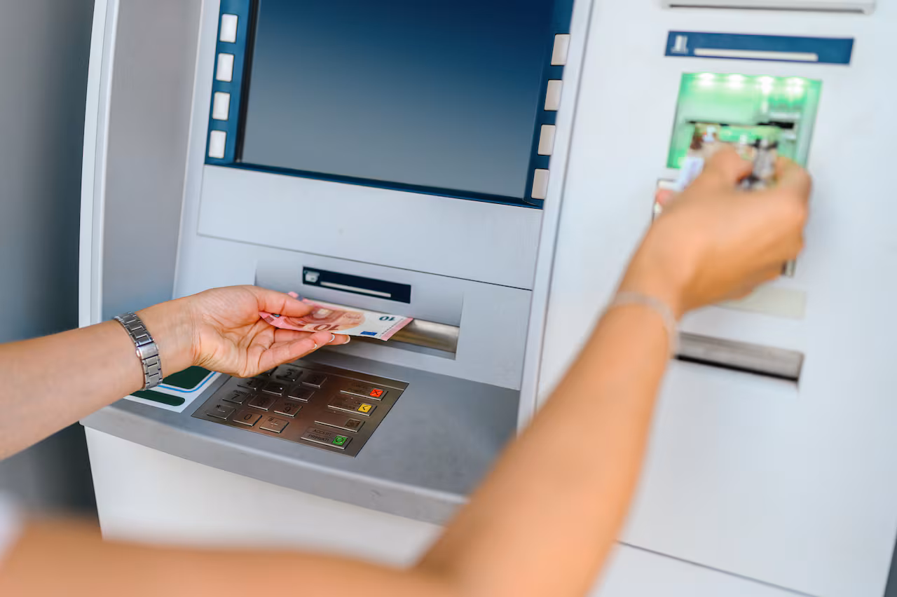Älä koskaan nosta rahaa, jos huomaat tämän yksityiskohdan pankkiautomaatissa, sillä se voi tallentaa sinut miljoonien dollarien petoksen tarkoituksessa.