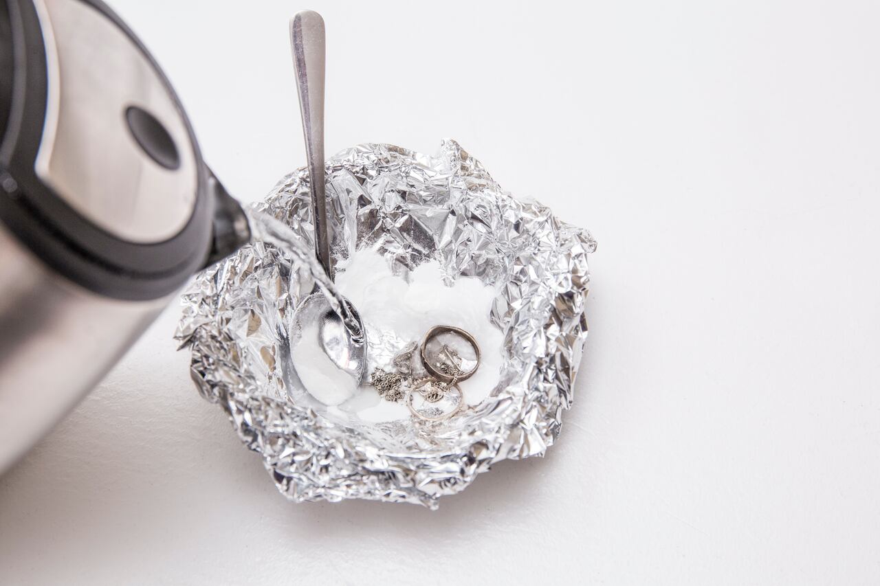 Helppo tapa puhdistaa korut, joka toimii kuin taika: ne näyttävät kuin uusilta